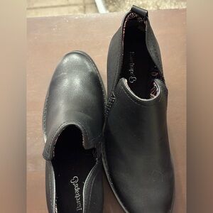 BareTraps Black Slip-On ankle boots!SZ7Med!Ladies like new condition!
